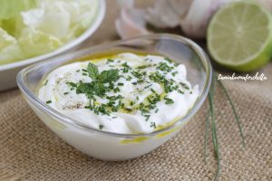 salsa al lime e yogurt