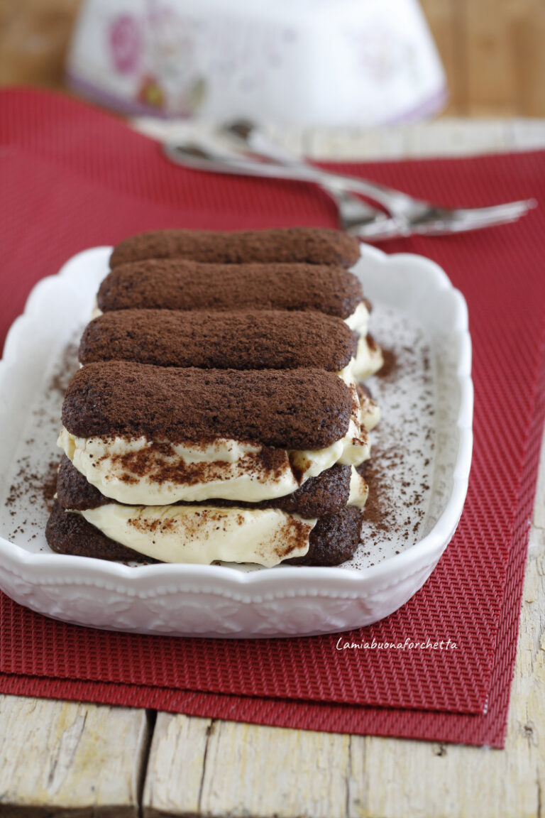 Tiramisù con crema al mascarpone - doppia ricetta - Lamiabuonaforchetta