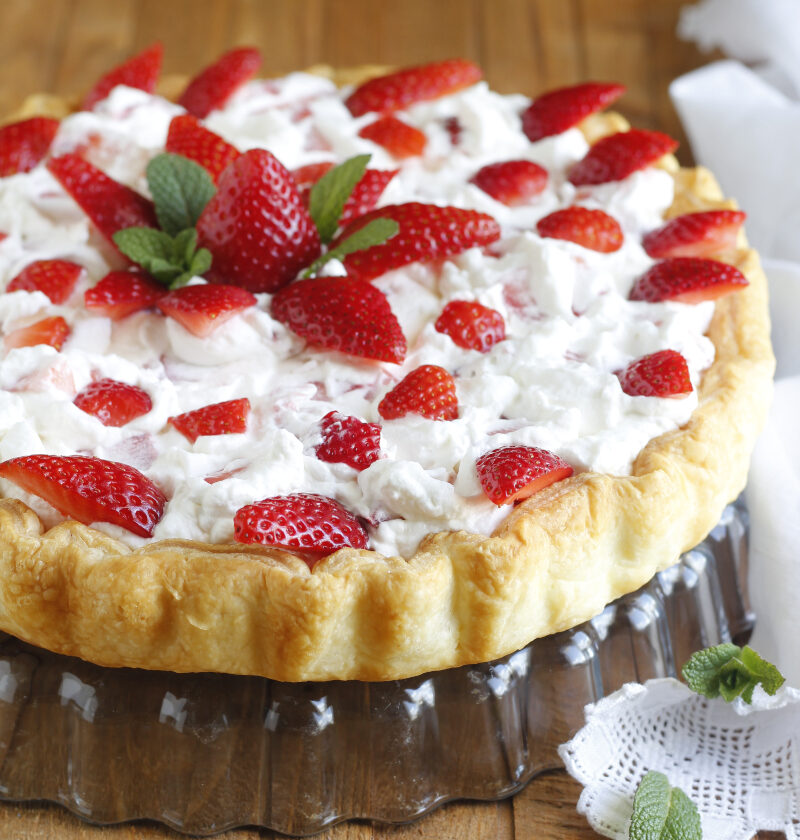 crostata di sfoglia panna e fragole