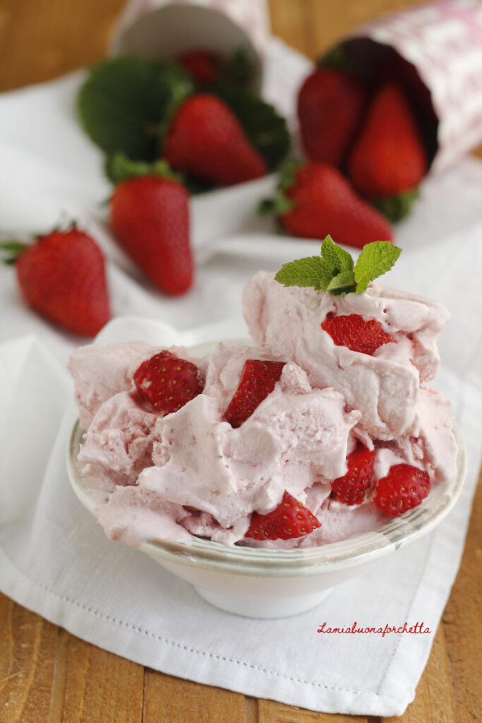 gelato alla fragola