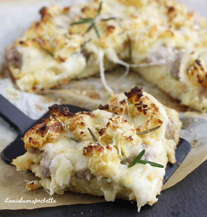 sbriciolata di patate e salsiccia